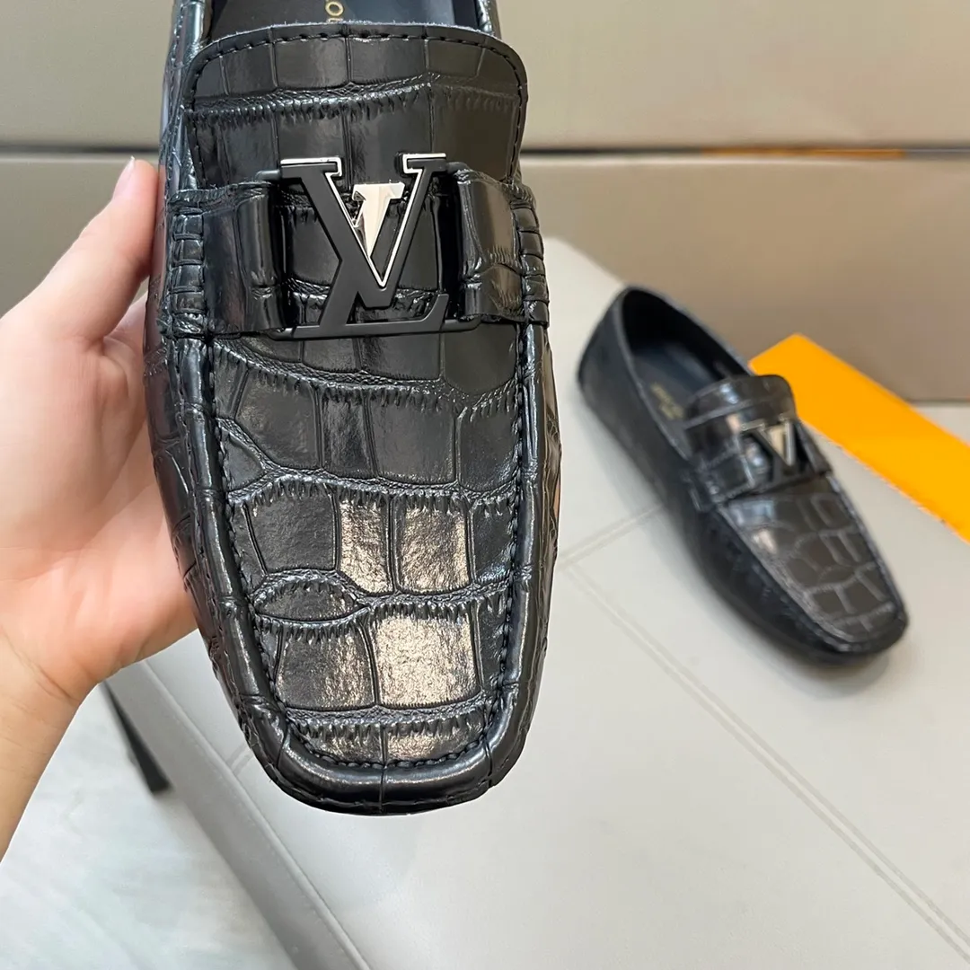 Factory price: 460💰LV men's beanie shoes 2025 official website synchronization <market top version> cowhide pressed grid ➕ black cow lining original packaging. Size 38-45